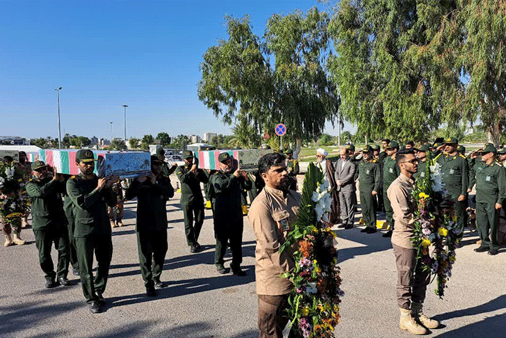 استقبال هرمزگانی ها از ۱۰شهید گمنام