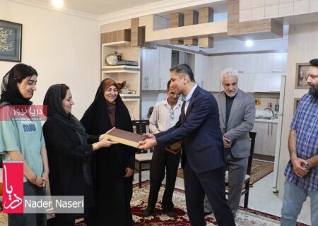 بازدید خانه مطبوعات و انجمن روزنامه نگاران از پیشکسوت رسانه‌ای هرمزگان؛ نعمت روز‌پیکر