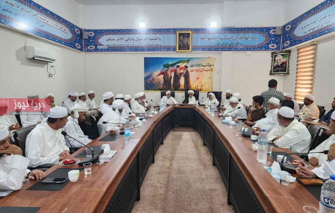 شیعه و سنی در کنار یکدیگر مقابل دشمن ایستادگی کردند