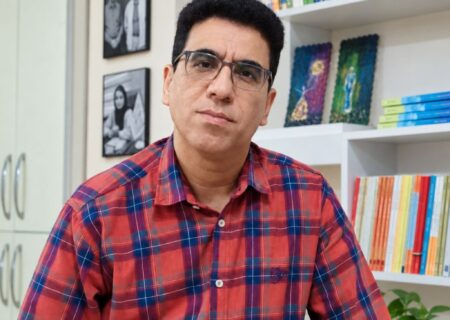 شعر در محفل‌ها قد نمی‌کشد!