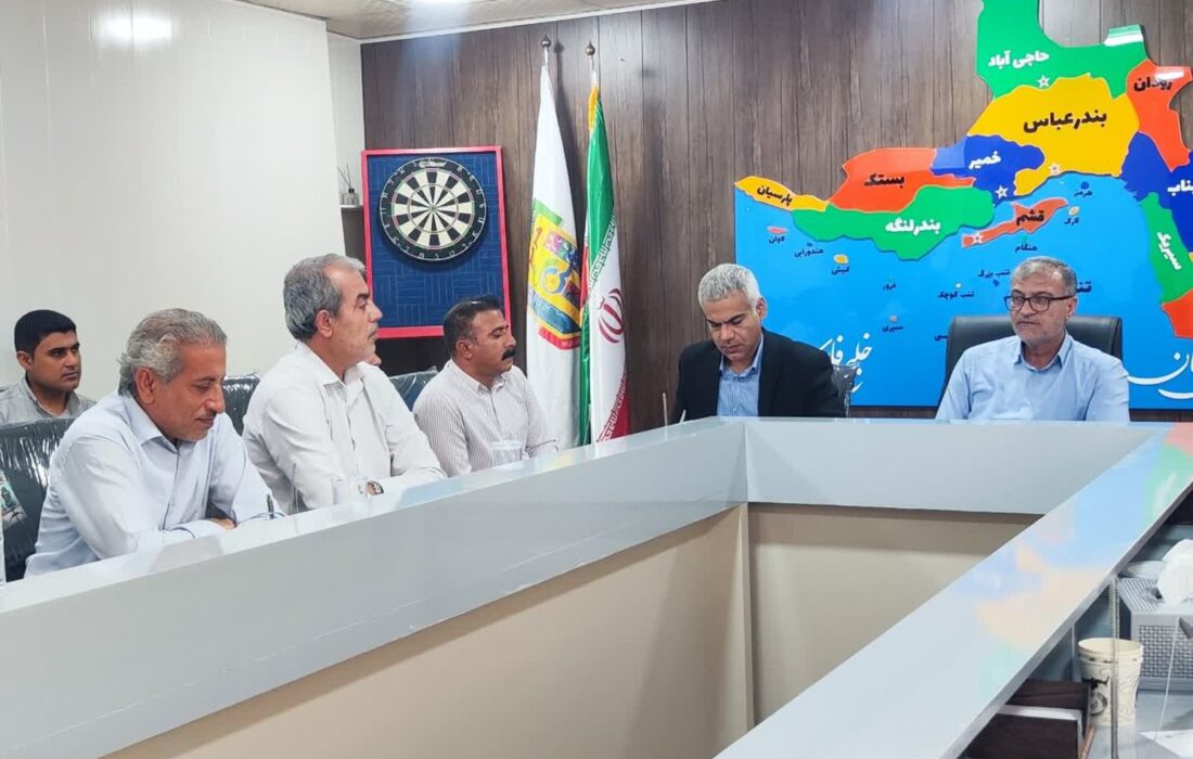 بررسی مطالبات ۱۷ گانه زیرساختی بخش قلعه‌قاضی در دیدار با احمد مرادی