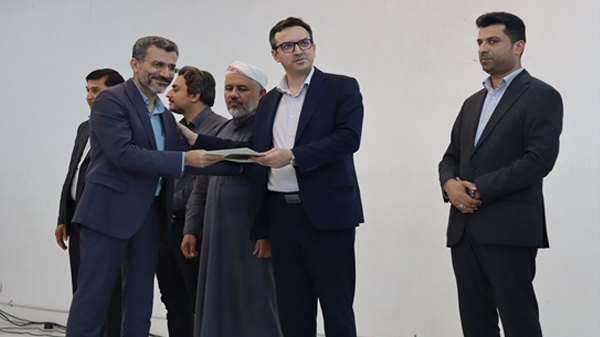 پیگیر مطالبات کادر درمان وپرستاران هستیم